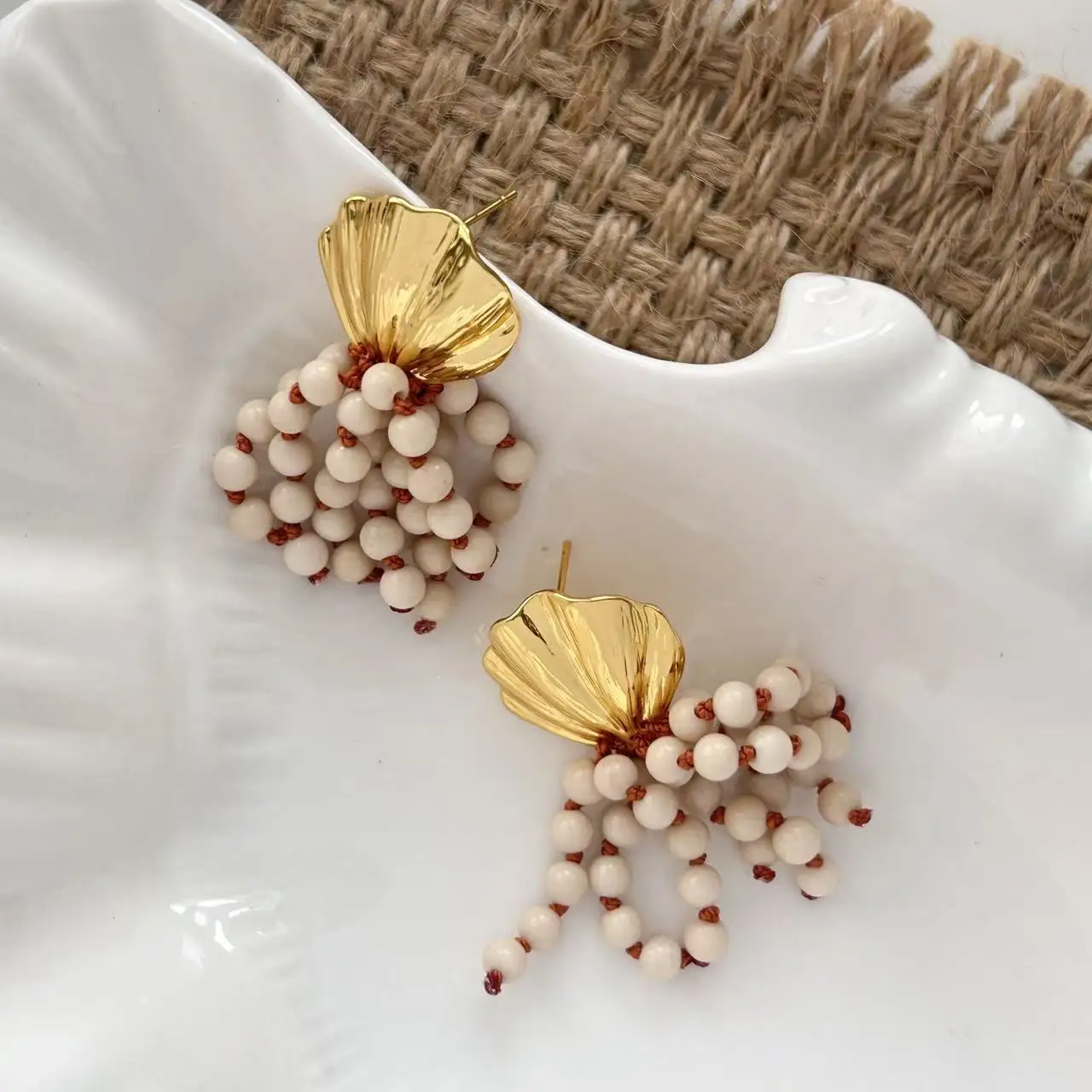 Summer vacation series shell white fossil fringed beaded earrings women's retro casual style natural stone exaggerated earrings