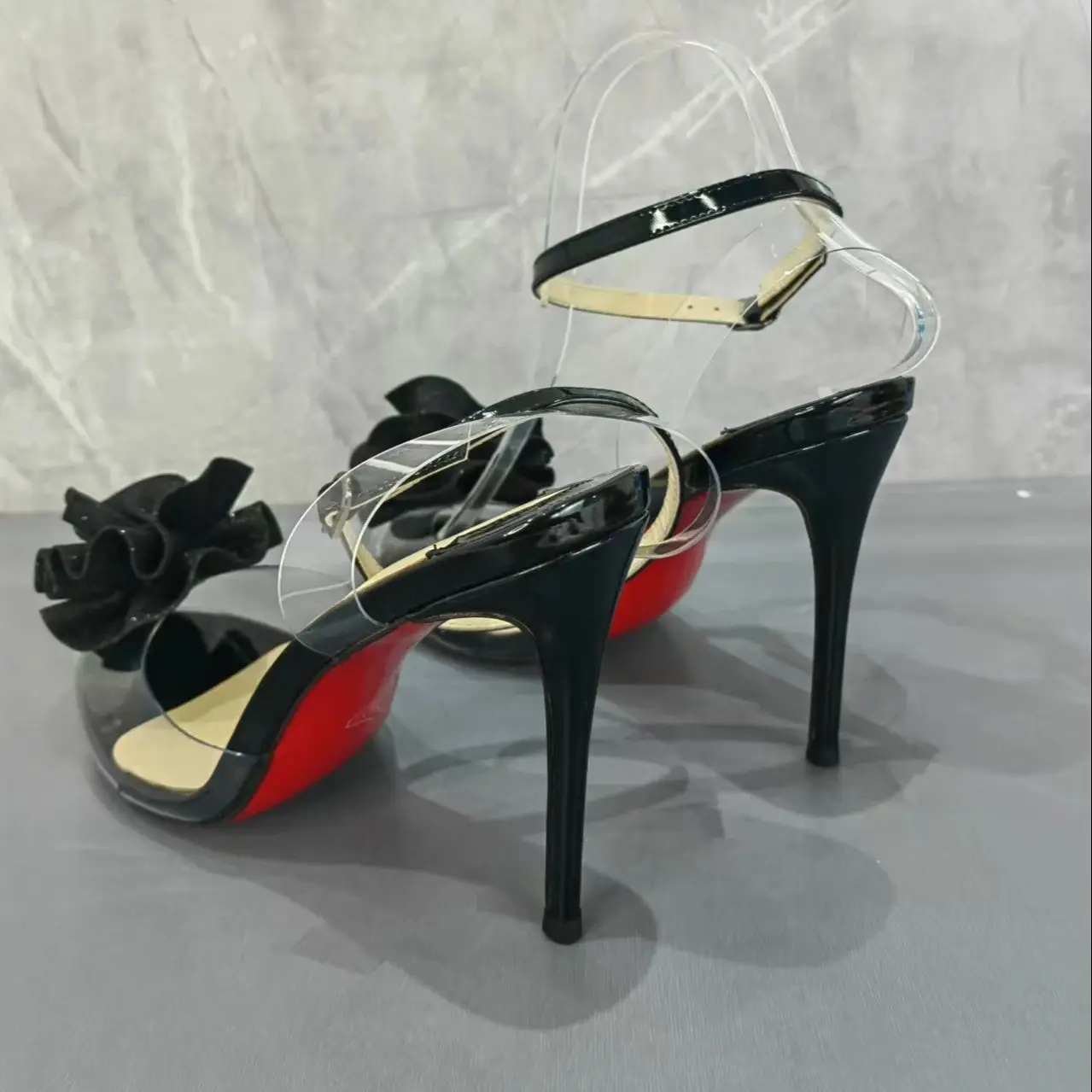 Givencci Grande Fiore Nero Sandali De Mujer Verano Cinturino con fibbia Rotonda Peep Toe Suola rossa Sandali da donna Tacchi alti a spillo 2025