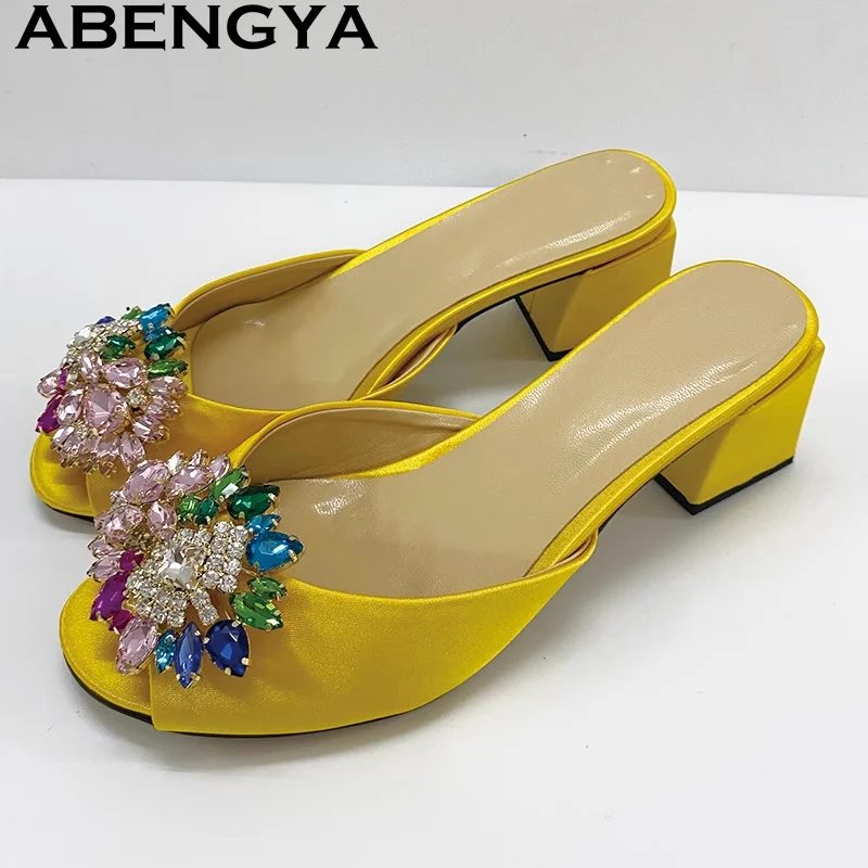 マルチカラークリスタルオープントゥチャンキーヒールスリッパ女性クラシックエスニックスタイルスリングバックスリッパサマードレスパーティーシューズ Mujer