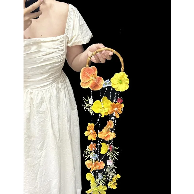 dopamine-color-waterfall-hand-flower-simulation-bridal-bouquet-wedding-dress-shooting-hand-bouquet-photo