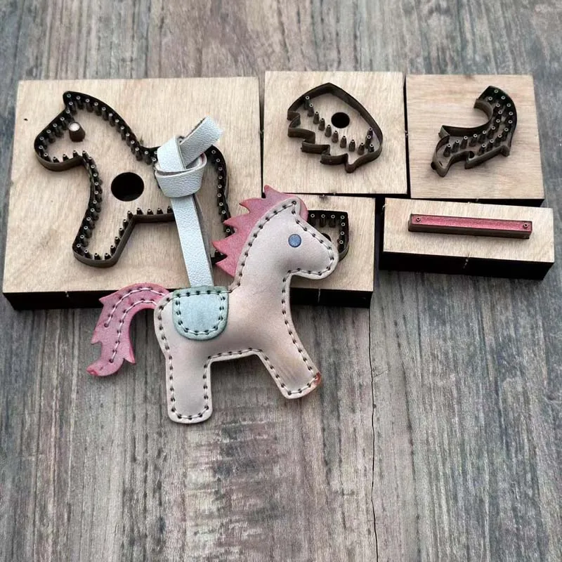 

Формы для высечки с подвеской в виде маленькой лошади, формы для высечки для маленькой сумки с лошадью, формы для высечки из кожи ручной работы своими руками