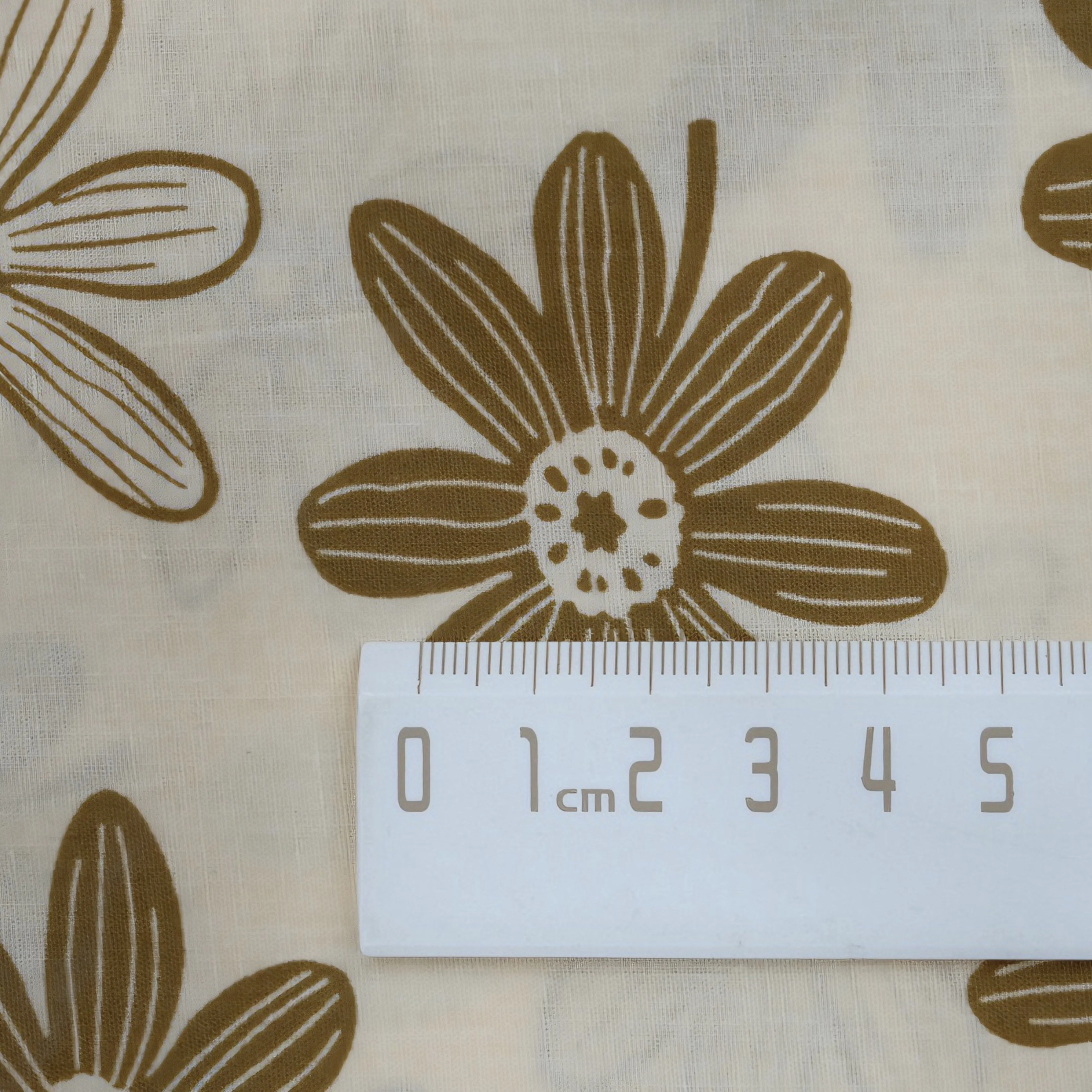 100% Cotton Fabric Set with Minimalist Daisy Patterns in Multiple Colorways Ideal for Fashion Design Home Textiles and DIY Craft