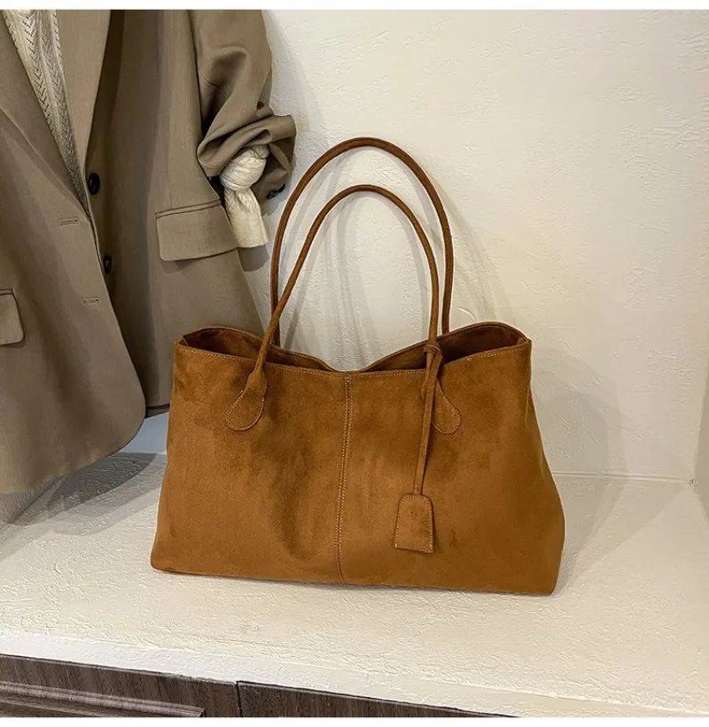 Damen-Schultertasche aus braunem Kunstwildleder, Lässiger Minimalistischer Stil für Tägliche Aufgaben, Wochenendausflüge & Alltägliche Arbeitshandtasche – Detail 34