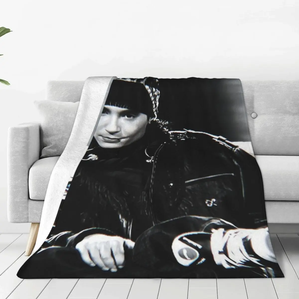Tokio Hotel Tom Kaulitz Music Band Blankets Soft Warm Flannel Throw Blanket Plush for Bed Living room Picnic Travel Home Sofa