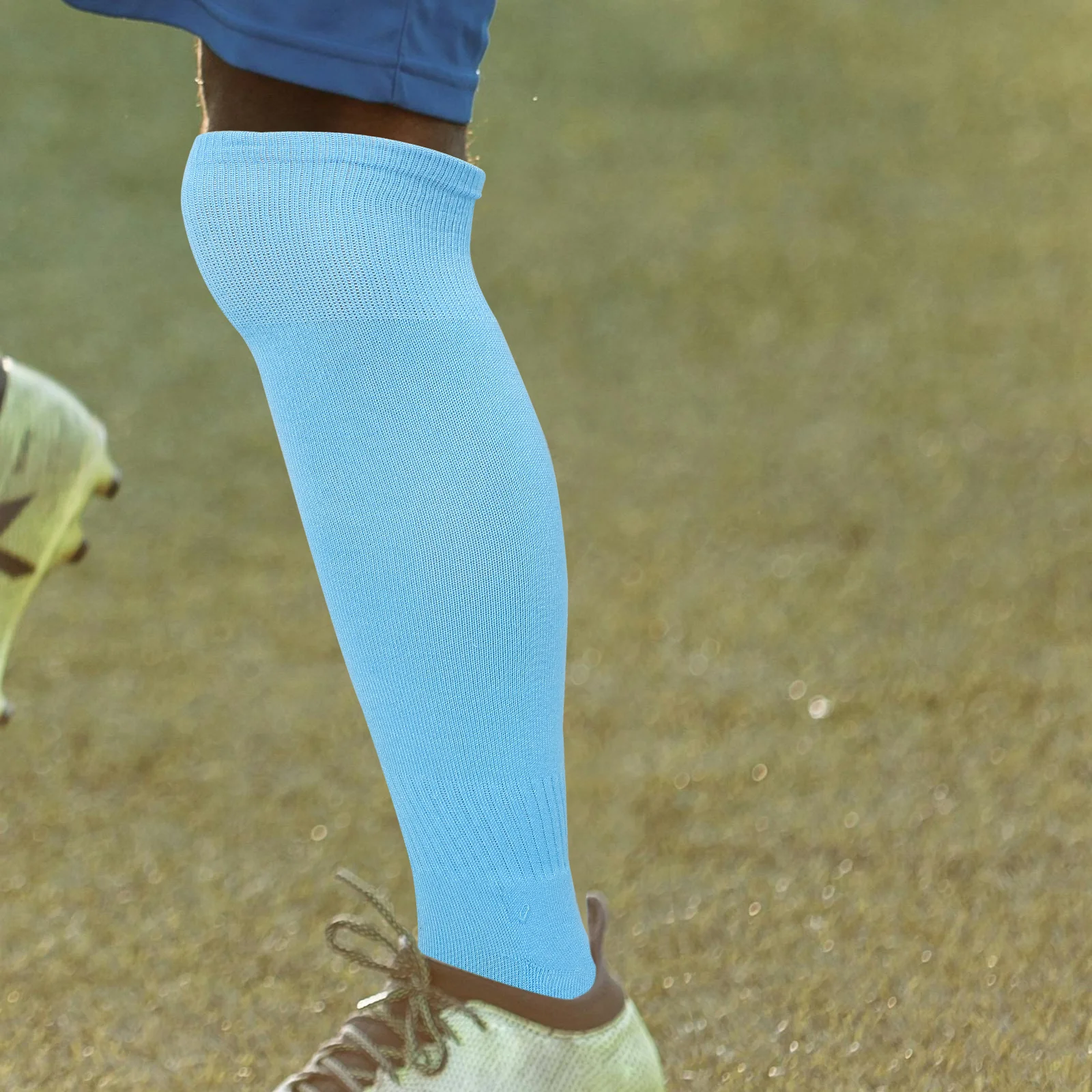 

2Pairs Sports Socks Men Polyester Football Stockings Lightweight Moisture Wicking Soccer Socks for Baseball Rugby Hockey Outdoor