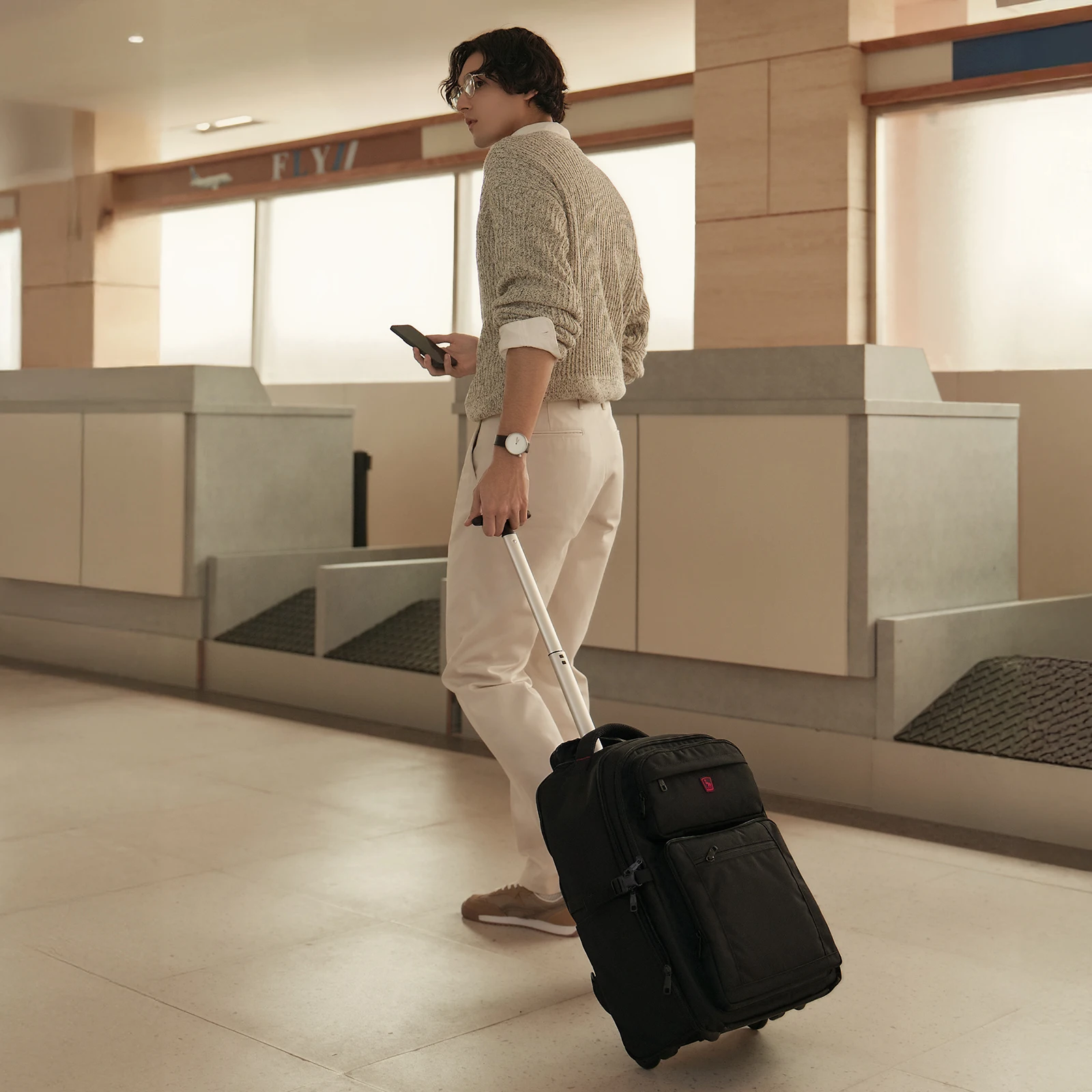 OIWAS Modischer Reise-Business-Rucksack mit Hebel- und Rollenfunktion, Reiseset mit großem Fassungsvermögen, geeignet für Männer und Frauen – Detail 8