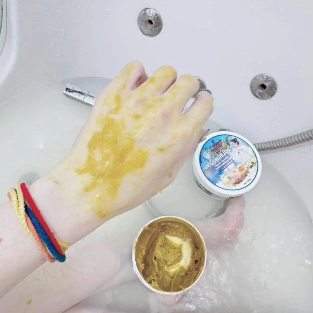 New Thai Whitening Body Scrub, Exfoliates Bumpy Skin & Dead Cells for All-Over Radiance