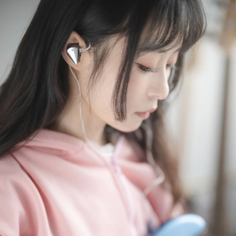 MOONDROP Blessing3 インイヤーイヤホン ハイレゾオーディオ 2DD+4BA ハイブリッド トリプルレンジ周波数分割 HiFi モニター 0.78mm イヤホン ﻿