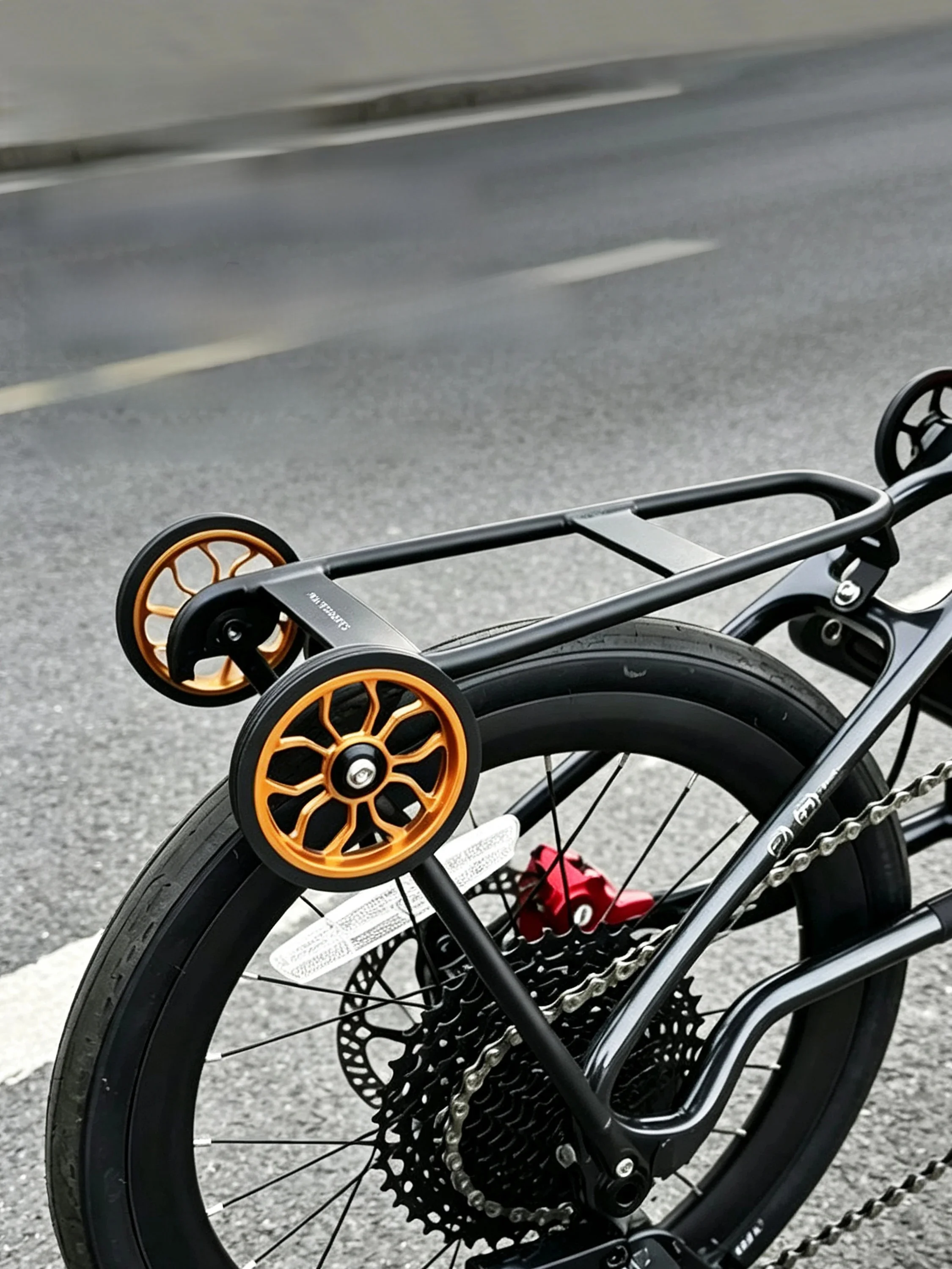 Java Neo自転車用特殊カーボンファイバー製三輪車リアラック、プッシュホイール付き、軽量折りたたみ式収納棚