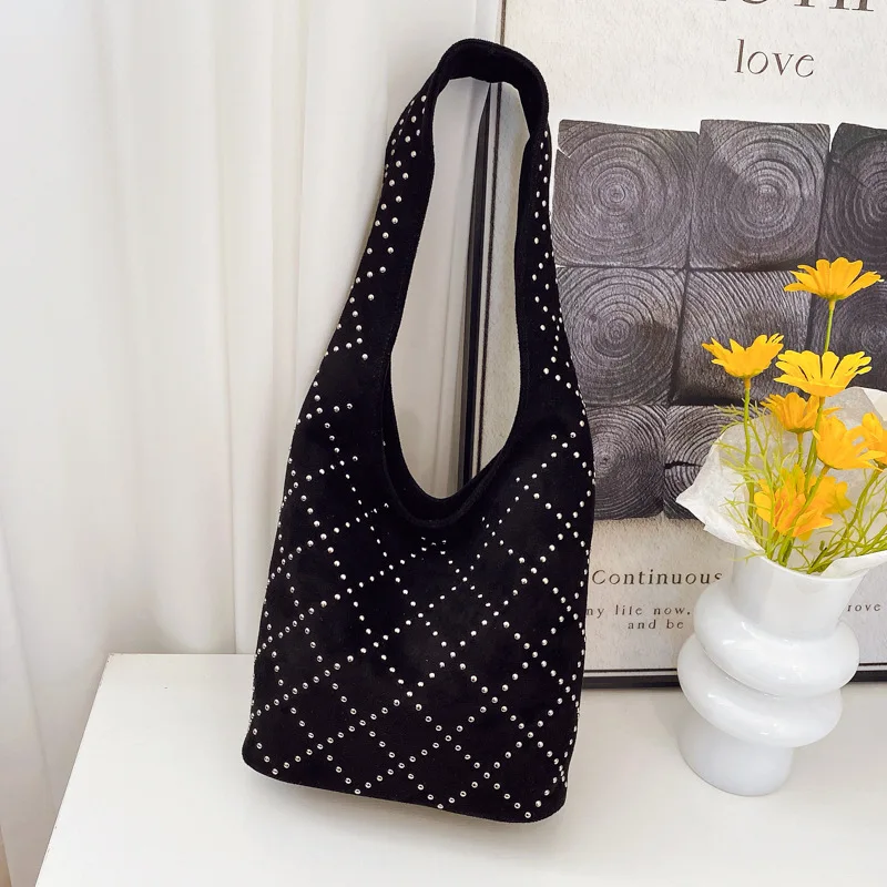 

2025 Новинка! Женская круглая сумка с заклепками в стиле панк — модная ретро-стильная сумка на плечо и подмышки