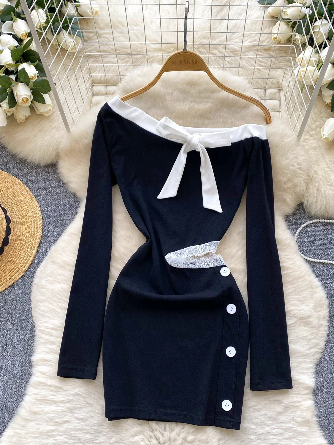 SsTss Robe de soirée asymétrique pour femme, épaules dénudées, dentelle contrastée, ajourée, moulante, manches longues, accents avec nœud