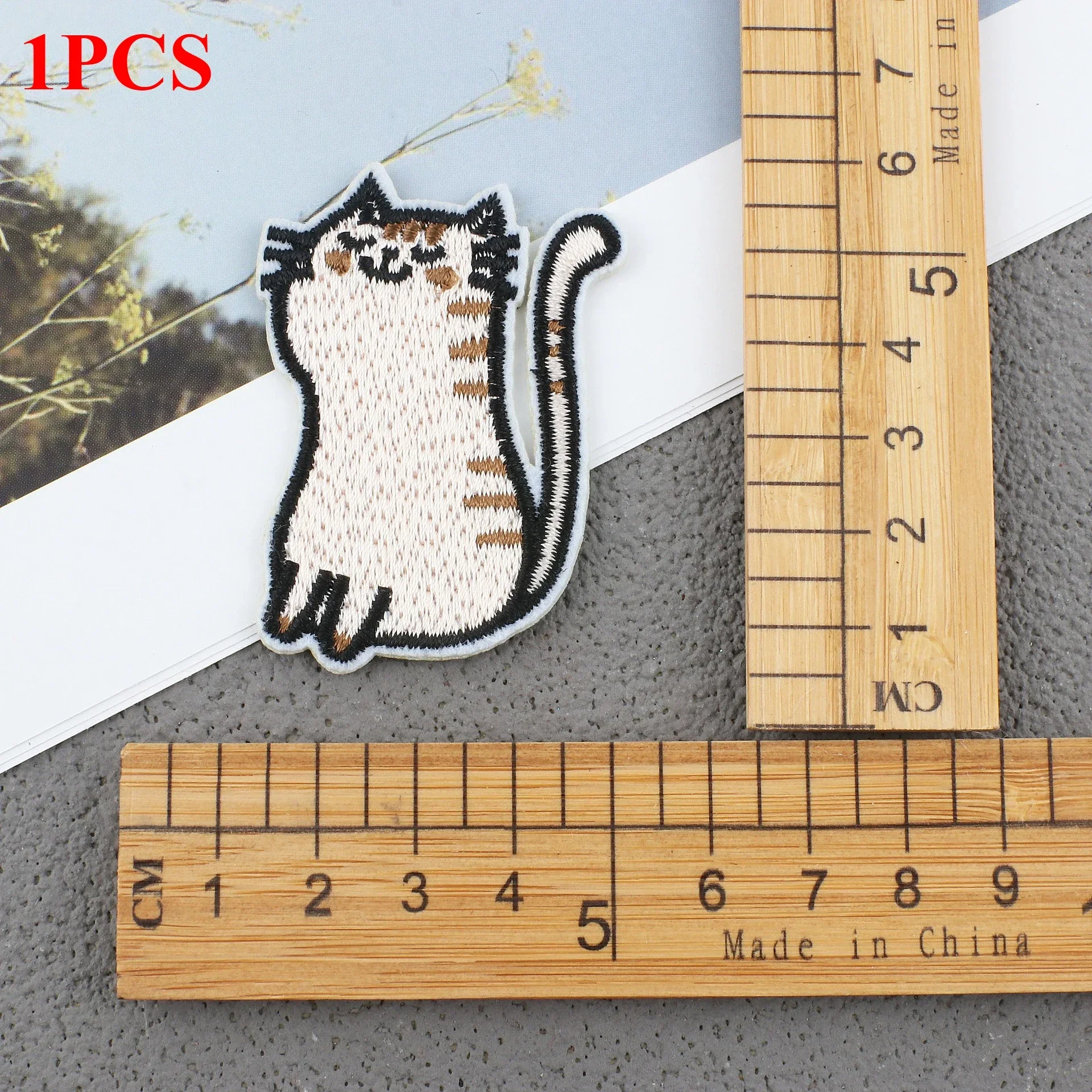 Cartoon Flower Cat Embroidery Sticker Cute Cat Family Embroidery Cloth Sticker Ironing Patch Sticker Computer Embroidery Label