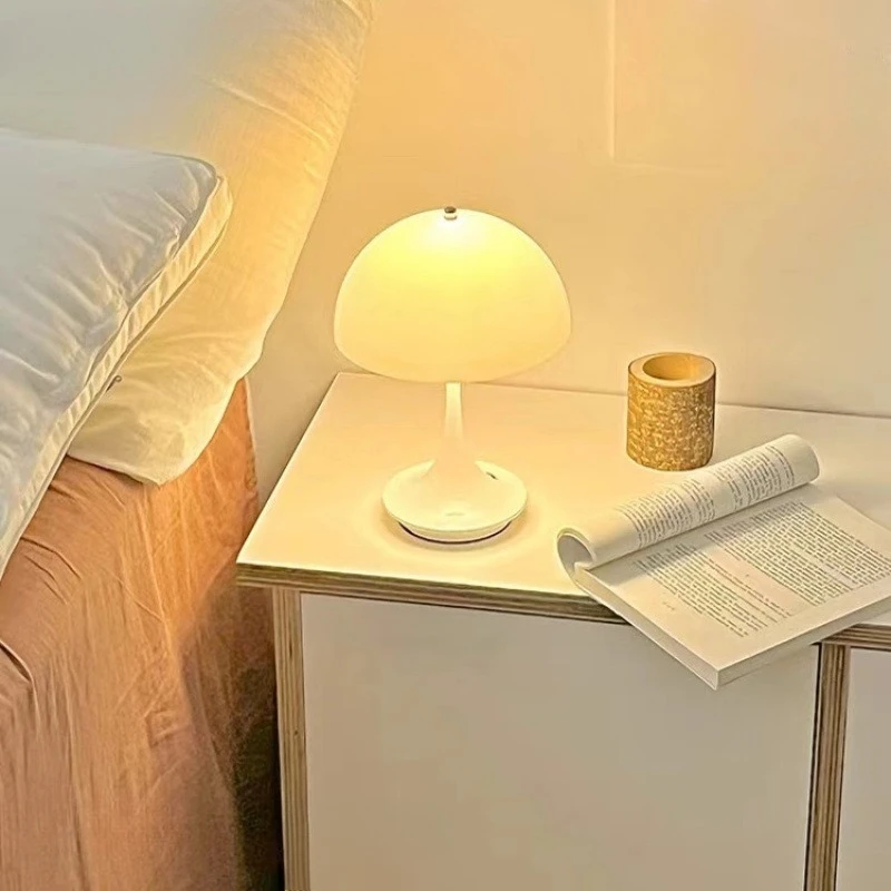 

Korean simple jellyfish desk lamp, wireless bedside lamp, bedroom charging night light