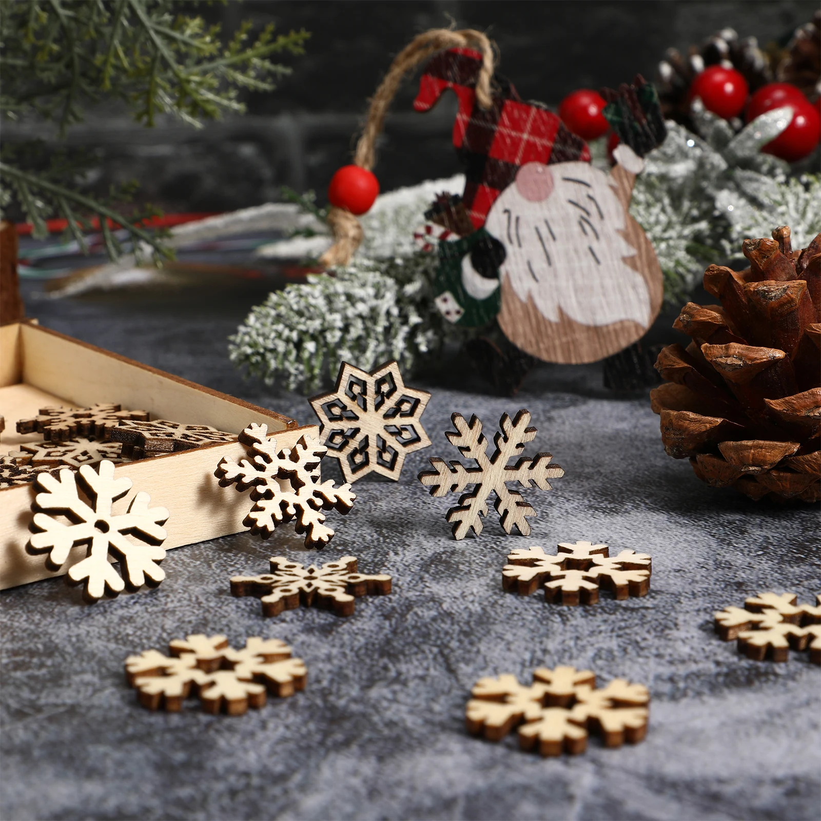 

100pcs Wooden Snowflake Cutouts Unfinished Wood Embellishments Diy Craft Christmas Party Wedding Ornament Beige Handmade