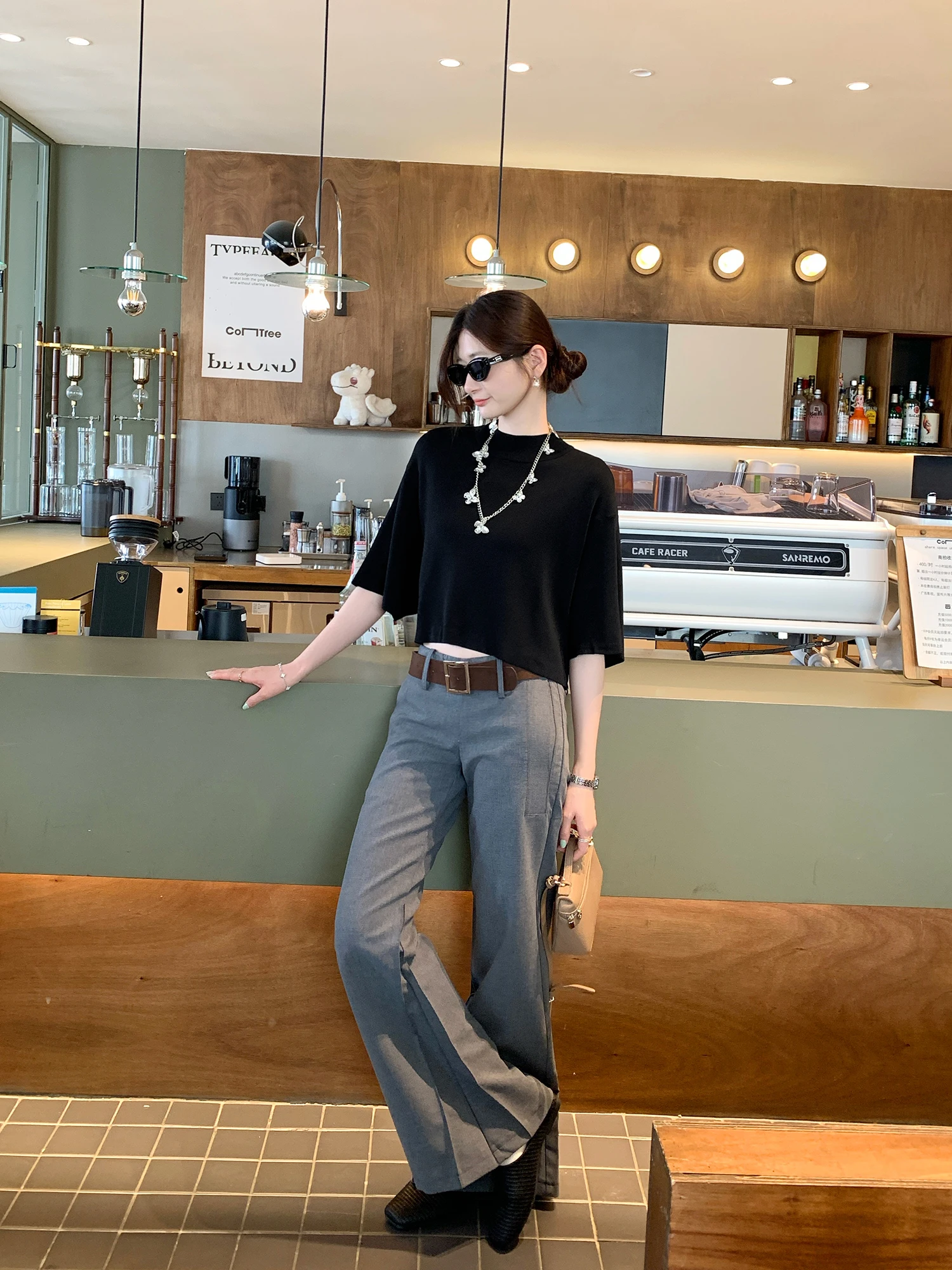 

Elegant Black round Neck Mid-Sleeve Knitted Sweater Women's Fashion Minimalist High-End Style Autumn New Arrival Unique
