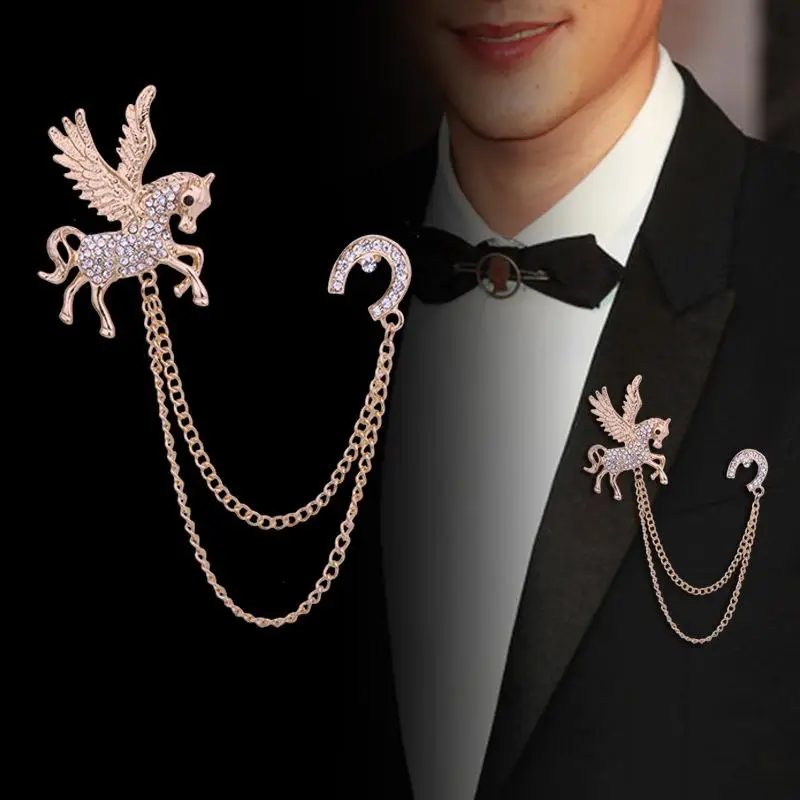 Fashion Rhinestones Alloy Wing Horse Chain Brooch Zodiac Pony Pins Women Men Clothing Accessory Suit Lapel Corsage New Year Gift