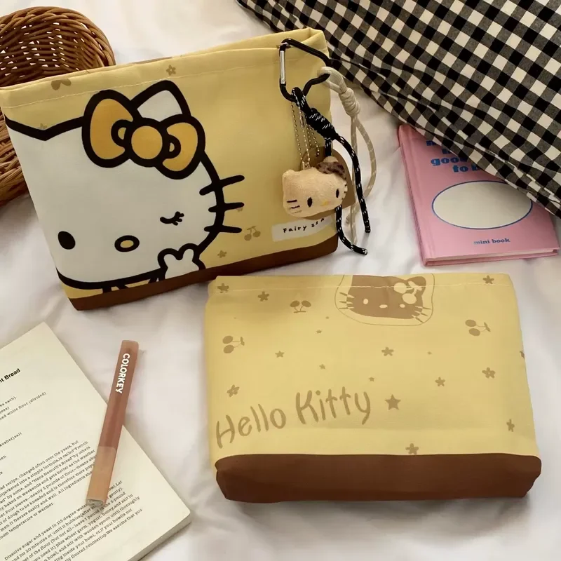 لطيف سانريو مرحبا كيتي فتاة حقيبة مستحضرات التجميل Kawaii عالية السعة المحمولة السفر سستة حقيبة التخزين لطيف سماعة حقيبة محفظة نسائية للعملات المعدنية