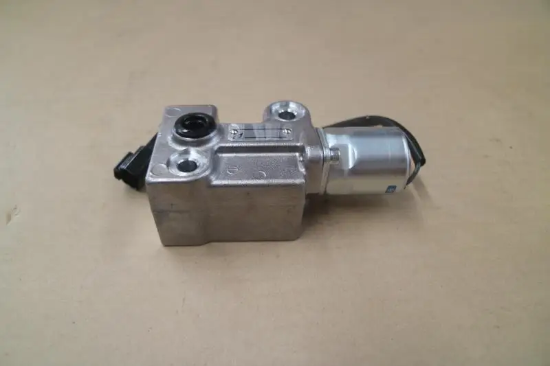 

Погрузчик WA320-7 WA270-7 Электромагнитный клапан в сборе 419-18-51310 с использованием аккумулятора 419-62-52570