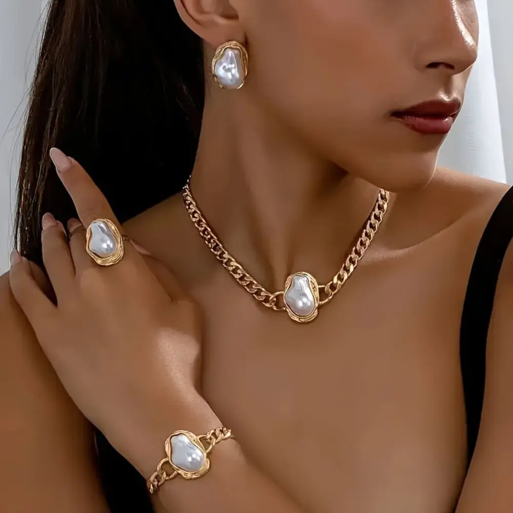 

5Pcs Pearl Vintage Jewelry Suit Irregular Exaggerated Clavicle Chain Set Metal Light Luxury Necklace Bracelet Ring Suit Women