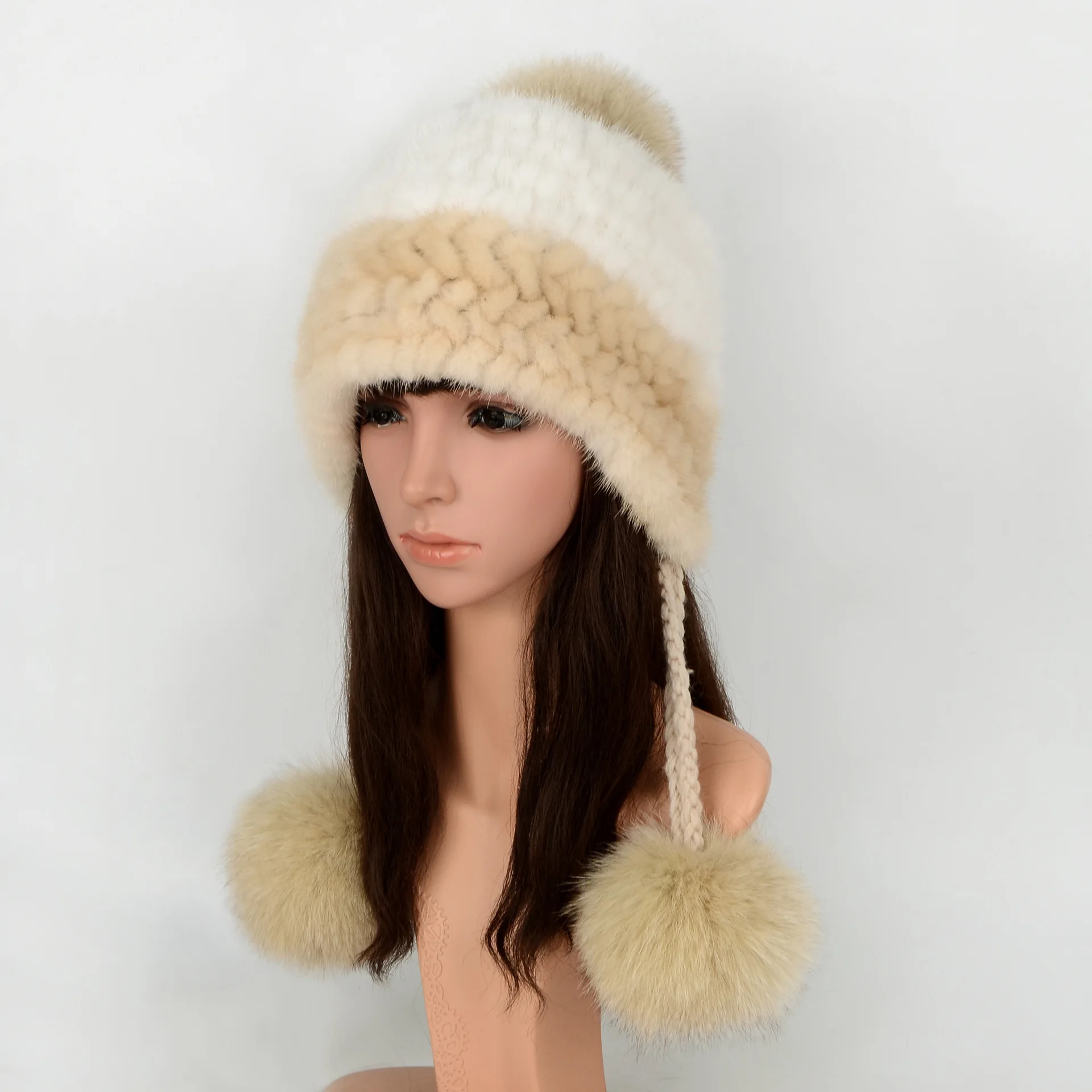 Winter new ladies real mink fur hats with fox fur ball caps and autumn mink fur hats to keep Fluffy Soviet Female Outdoor warm.