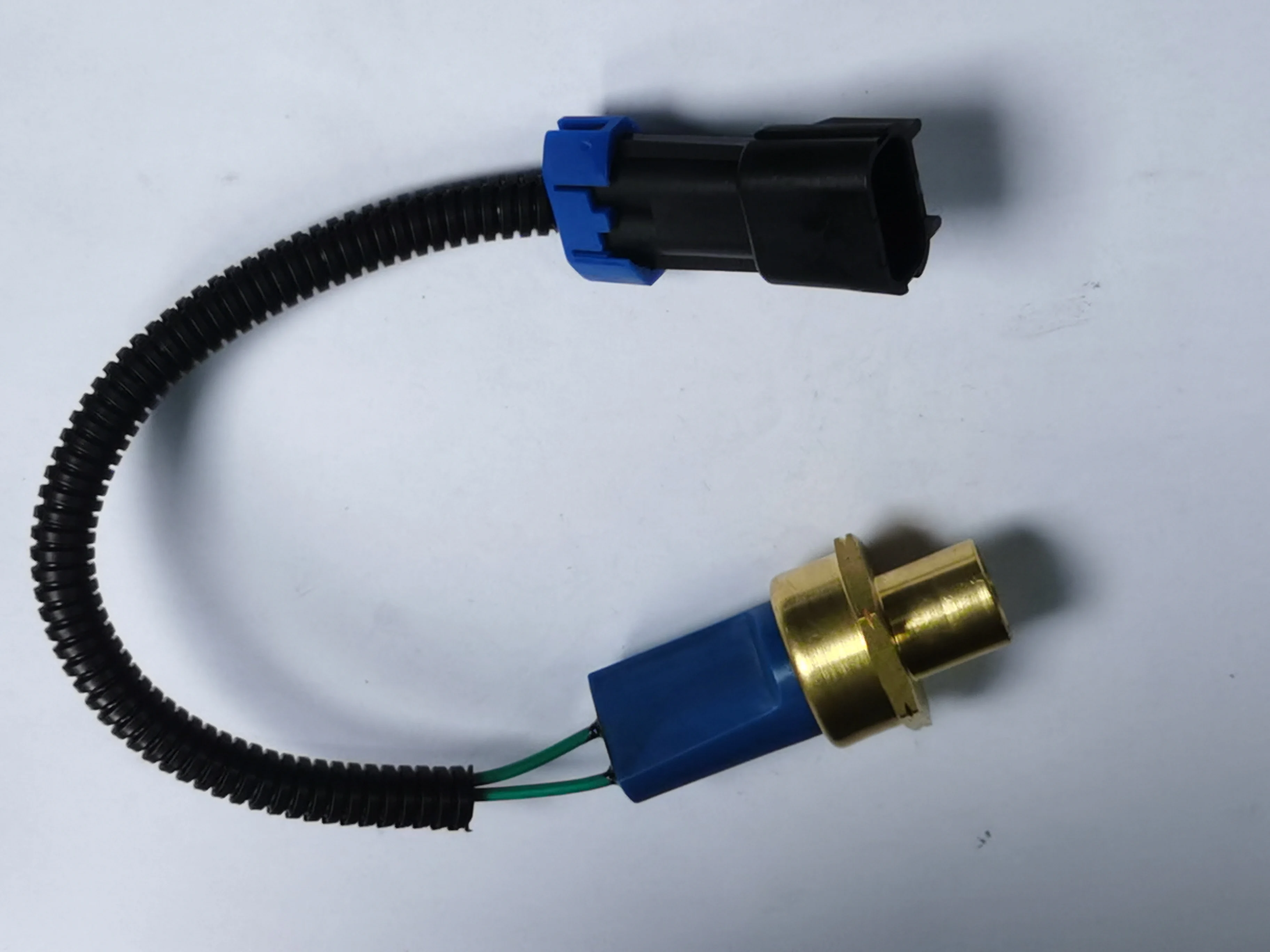 

Высоковольтный переключатель кондиционера для International Harvester 2554 4700 5500I-1Mr3572,2244638000,3966805,8040136,8040152P