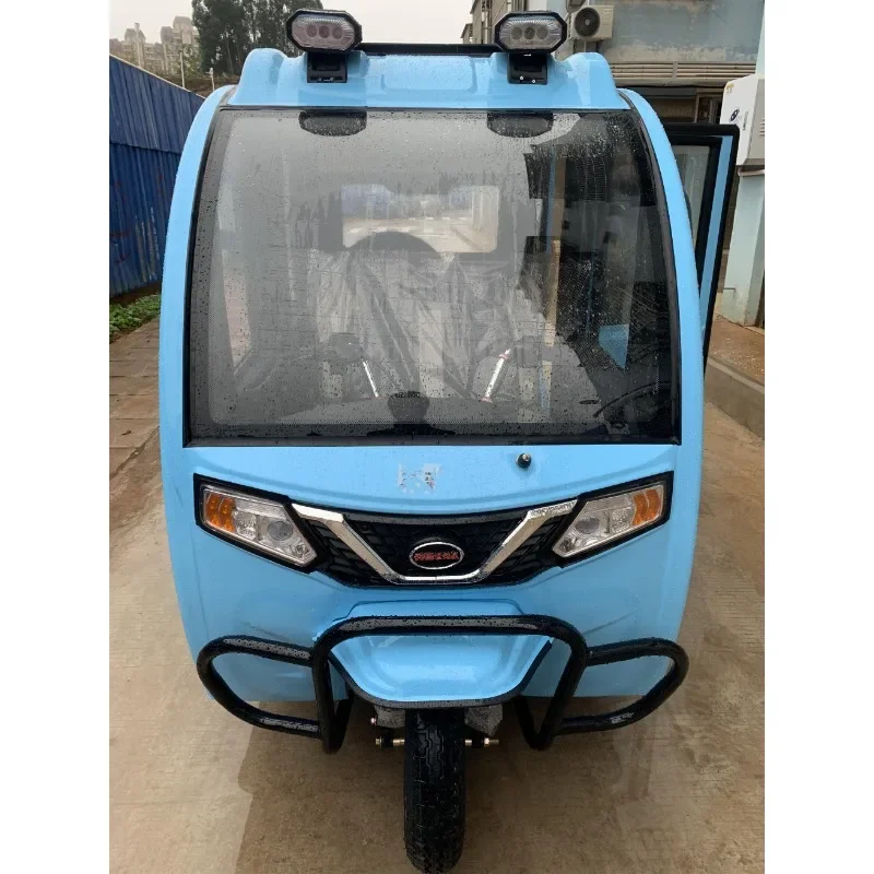 Enclosed  electric tricycle without driving licence