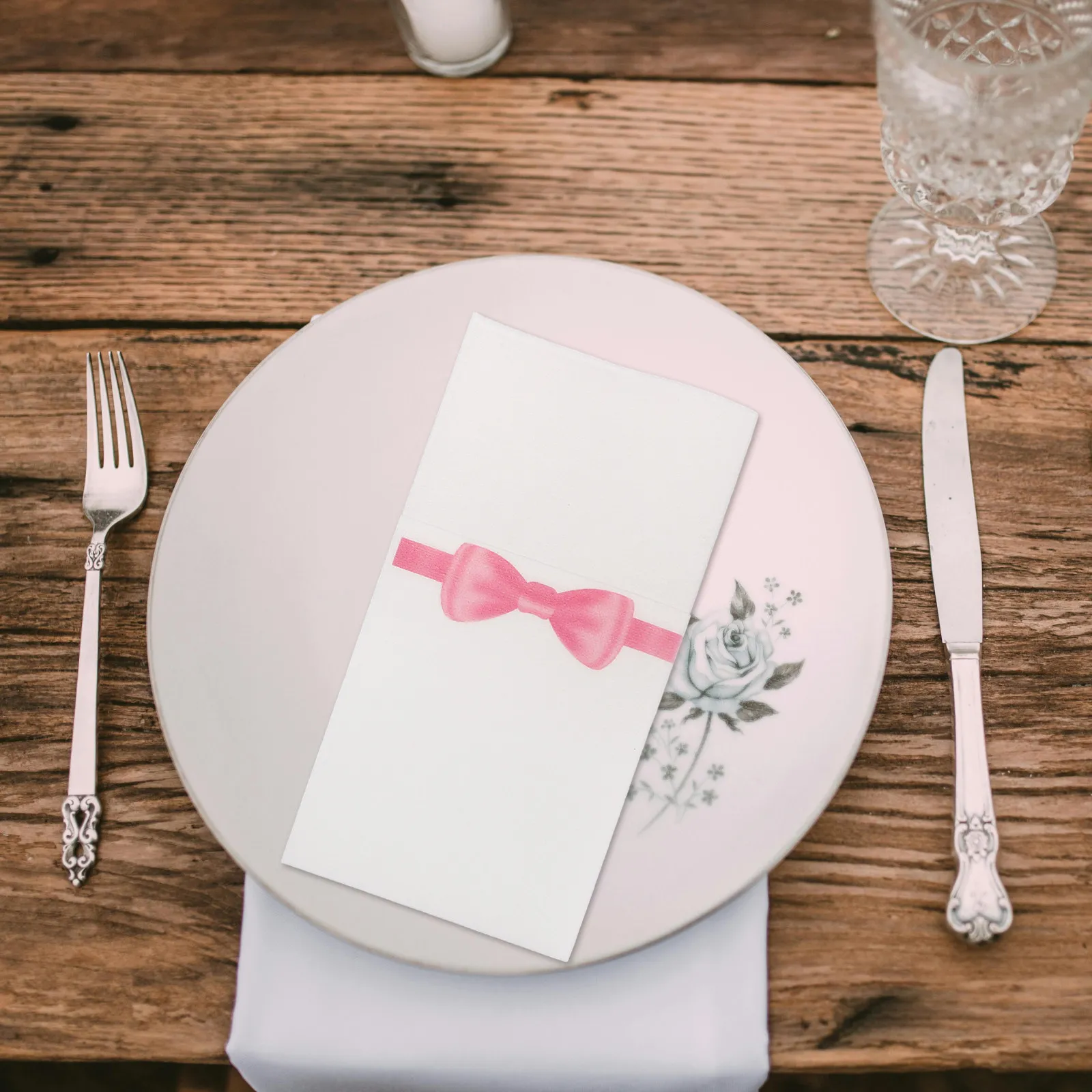 

50 шт. компактных складных одноразовых бумажных полотенец для рук с принтом в виде ножей, вилок и салфеток для упаковки столовых приборов, для использования в ресторанах и отелях