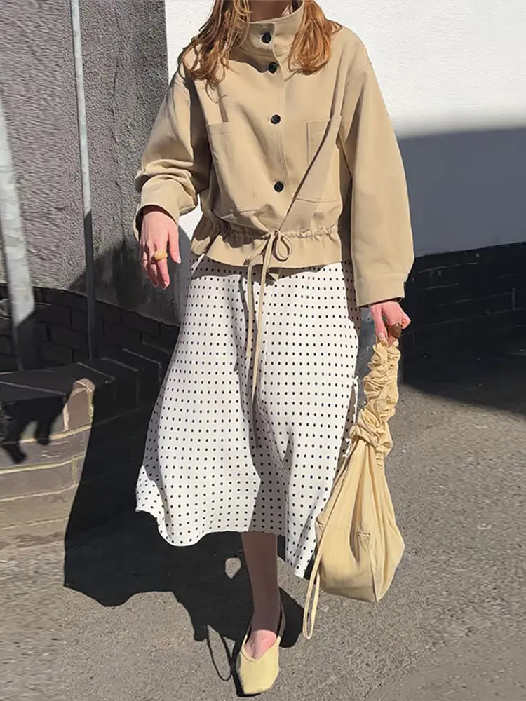 Stehkragen-Knopfjacke mit Kordelzug für Damen, Street-Style mit Epauletten, Langarm, Einreihig, Locker Geschnittene Jacke, Schicke Damenoberbekleidung, Neue Outerwear – Detail 11