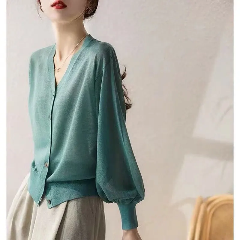 

Office Lady 2022 New V-Neck Pullovers Lantern Sleeve Knitted Spring Summer Fashion Elegant Single-breasted Solid Color T-shirt