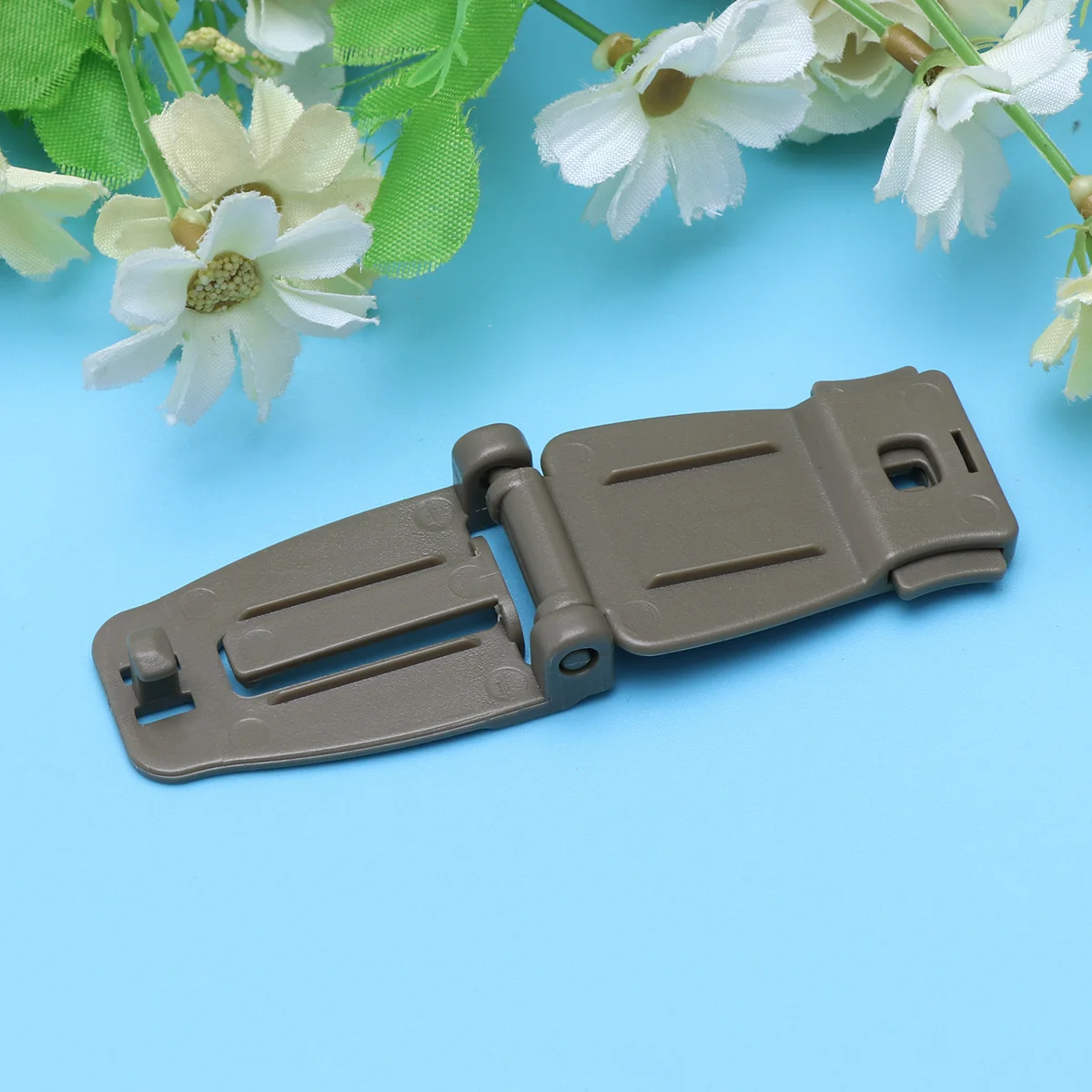 

10Pcs Outdoor Webbing Buckle Clips for Tactical Backpacks Straps Secure Cord Wire Tethering Kit Mounting Fixing Tool