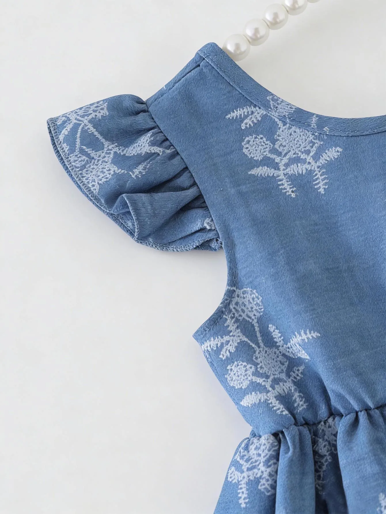 Mädchen-Knielanges Sommerkleid mit abnehmbaren Schleifen und Rückenausschnitt - Allover-Print Strand- und Urlaubskleidung für Kinder – Detail 7