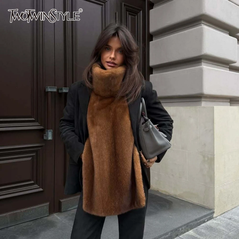 

TWOTWINSTYLE Solid Fashionable Warm Vest for Women Turtleneck Sleeveless Patchwork Faux Fur Waistcoat Female Winter Style New