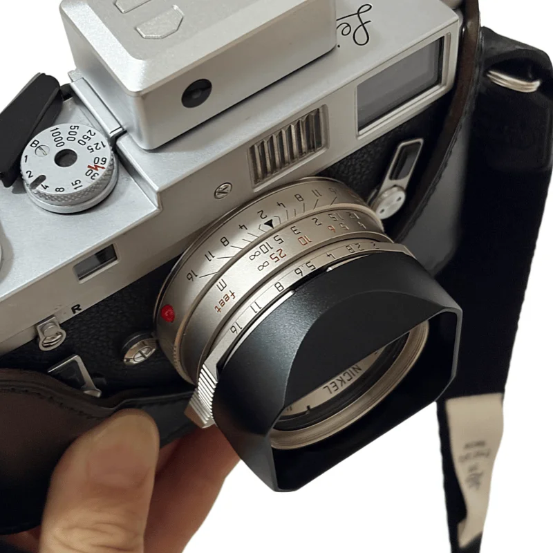 Quadratische Gegenlichtblende aus Metall für MANDLER 35mm F2 7- ELEMENT E39 Objektiv – Leica M-Mount – Detail 5