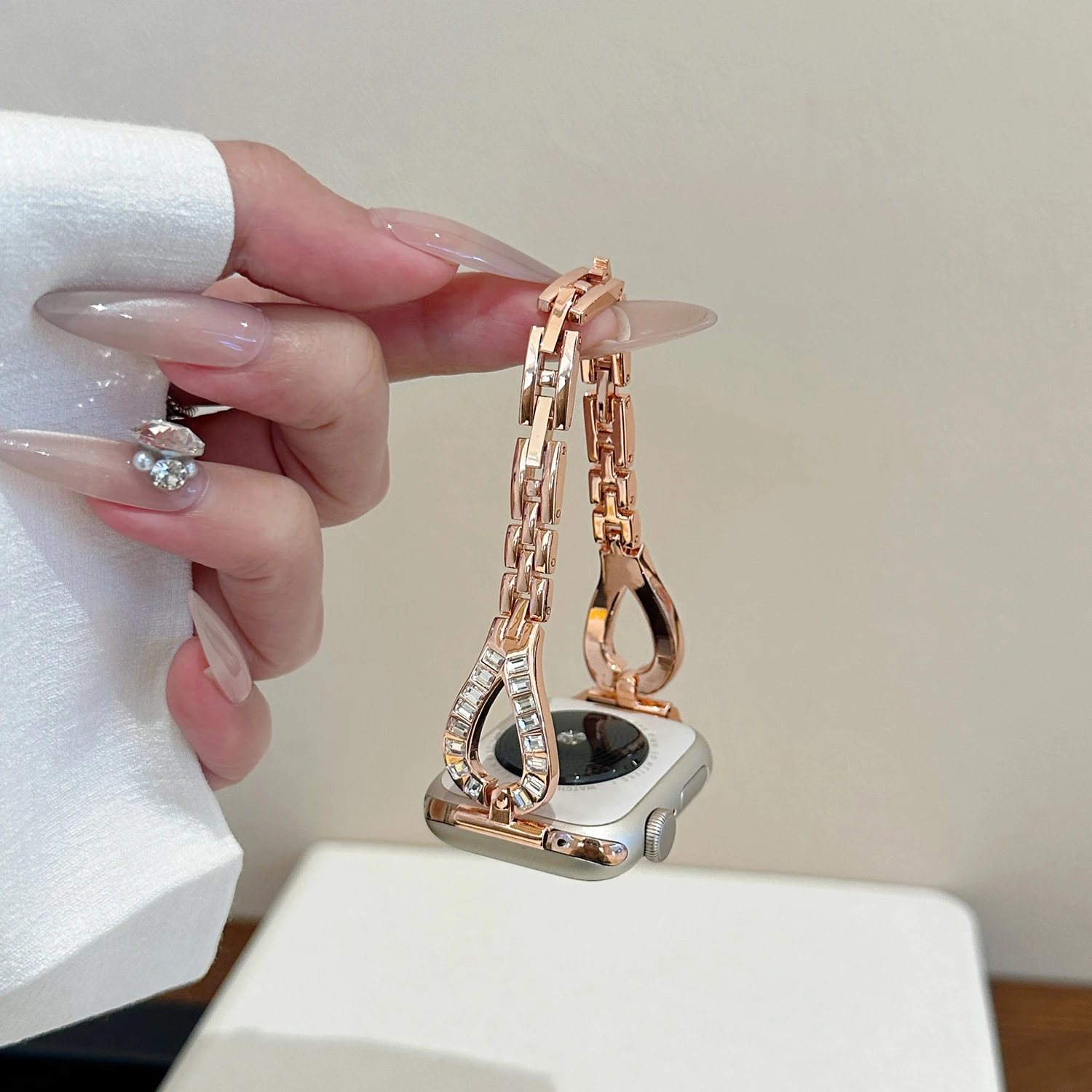 

Металлический ремешок Big Water Drop Diamond для Apple Watch S11/10/9/8/7-1 49/46/45/44/42-38 мм, модный универсальный женский ремешок