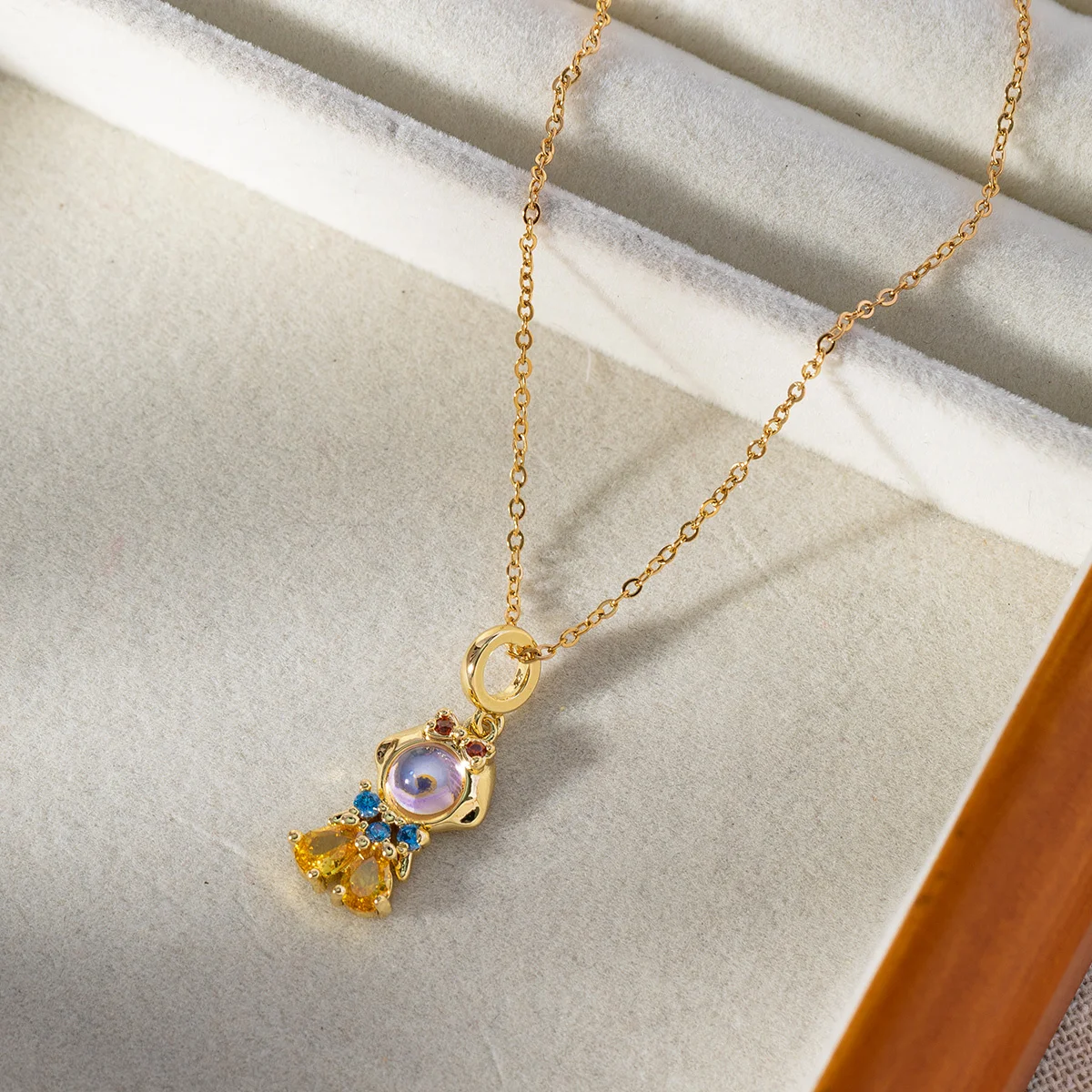 Sweet and cute zirconia girls little princess pendant necklace, hundred copper models romantic girls birthday gift jewelry.