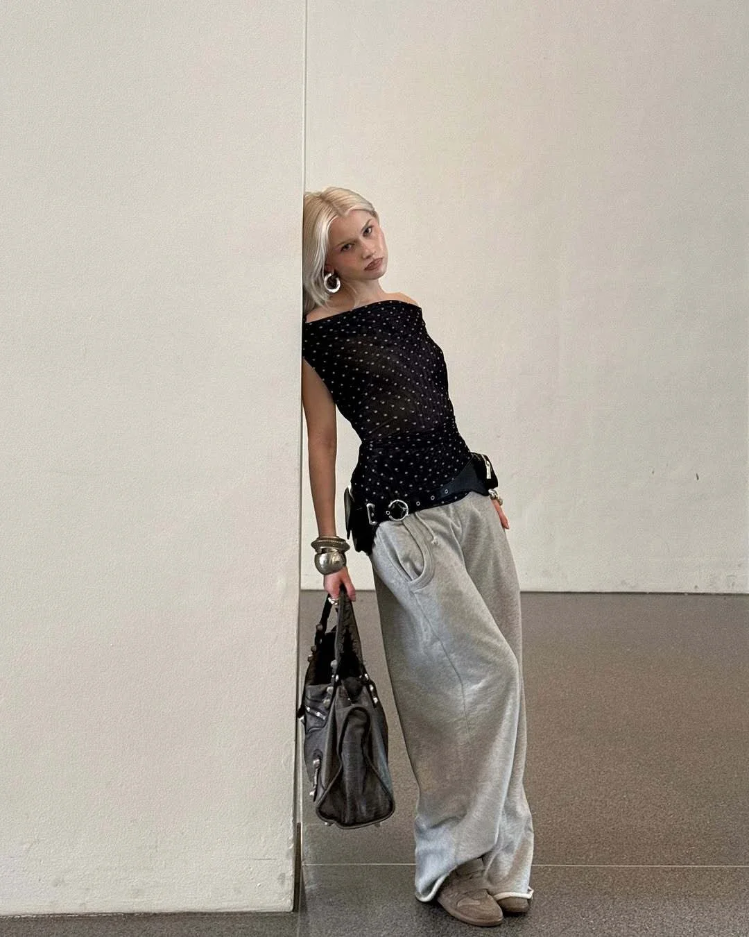 

jadedlondon grey woolen sweatpants with wide legs and floor length trousers