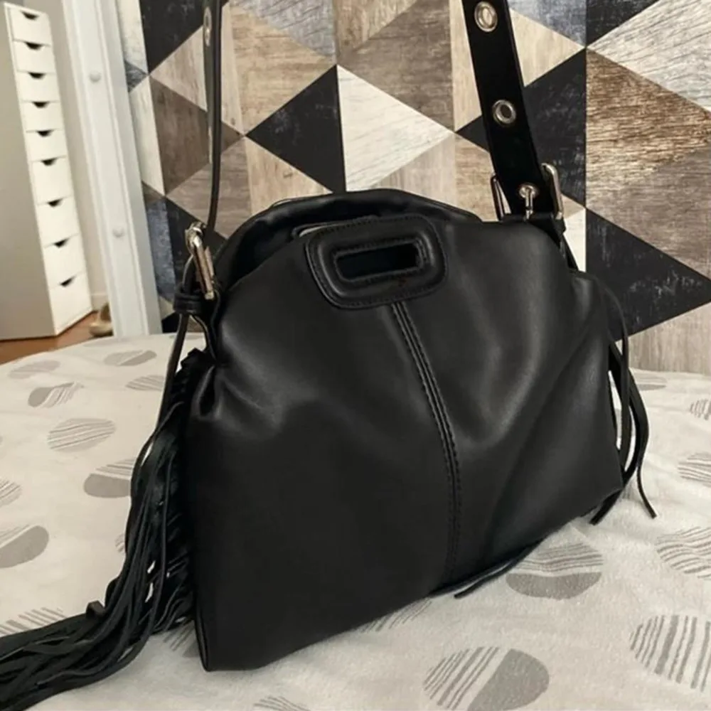 Borsa a secchiello in pelle PU Borsa a tracolla da donna con nappa Borsa a tracolla di marca Borsa a tracolla da donna con pochette Borsa a tracolla