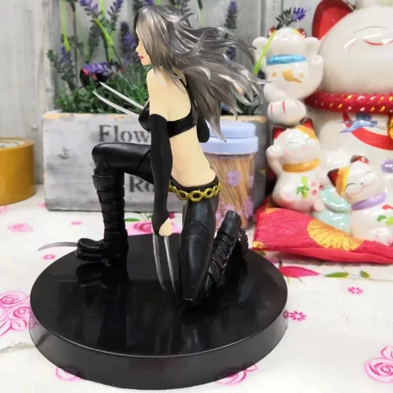 Anime X-men Wolverine Gadis Cantik Adegan Kotak Penuh Patung Koleksi Model Desktop Ornamen Hadiah Dekorasi Rumah
