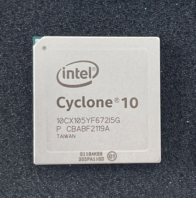 

100% новый оригинальный 10CX105YF67215G