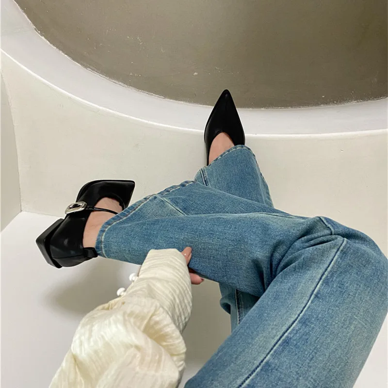 Pointed Toe Women Shoes Buckle Strap Solid Color Retro Designer Brand Low Heel Shallow Female Shoes Leather Concise Casual Shoes