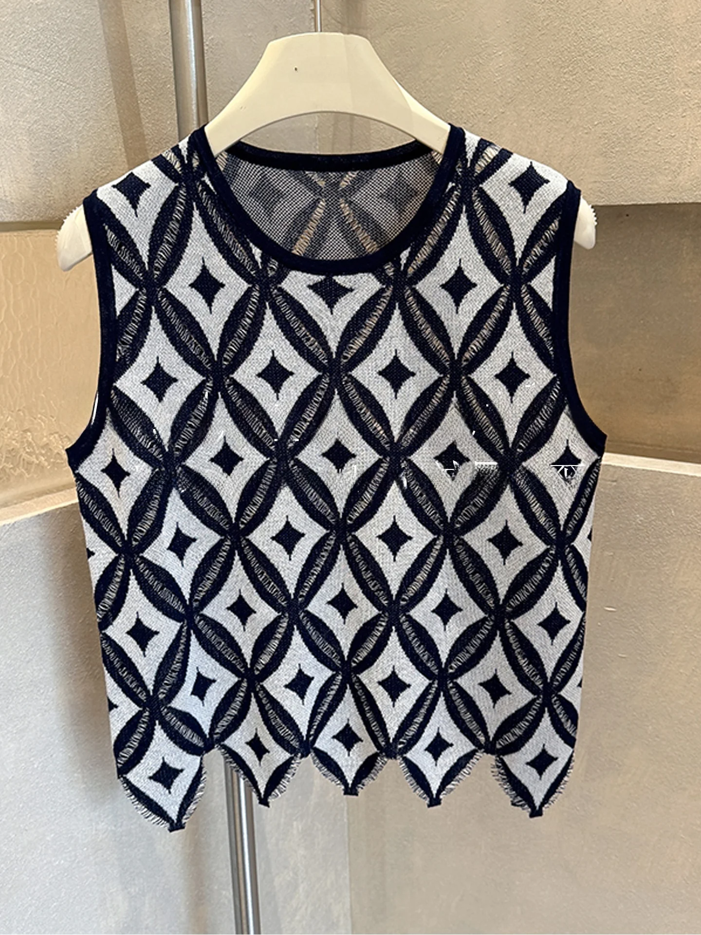 

Женский вязаный жилет Ele round Ne Svel: модный, универсальный, стройнящий топ в западном стиле, класса люкс