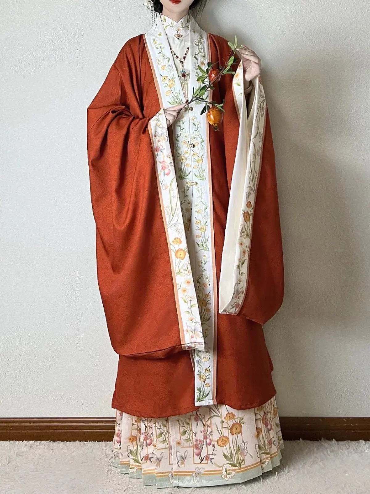 Chinese Hanfu Suits Women Ming Dynasty Vintage Embroidery Front-buttoned Long Gown With Beige Horse Face Skirt 3pcs Sets