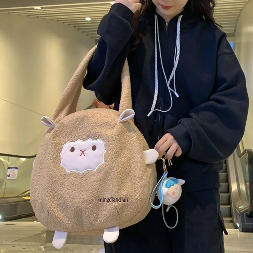 Portable Large Capacity Sheep Plush Shoulder Bag with Pendant Kawaii Warm Tote Bag Korean Style Soft Animal Doll Handbag Girls