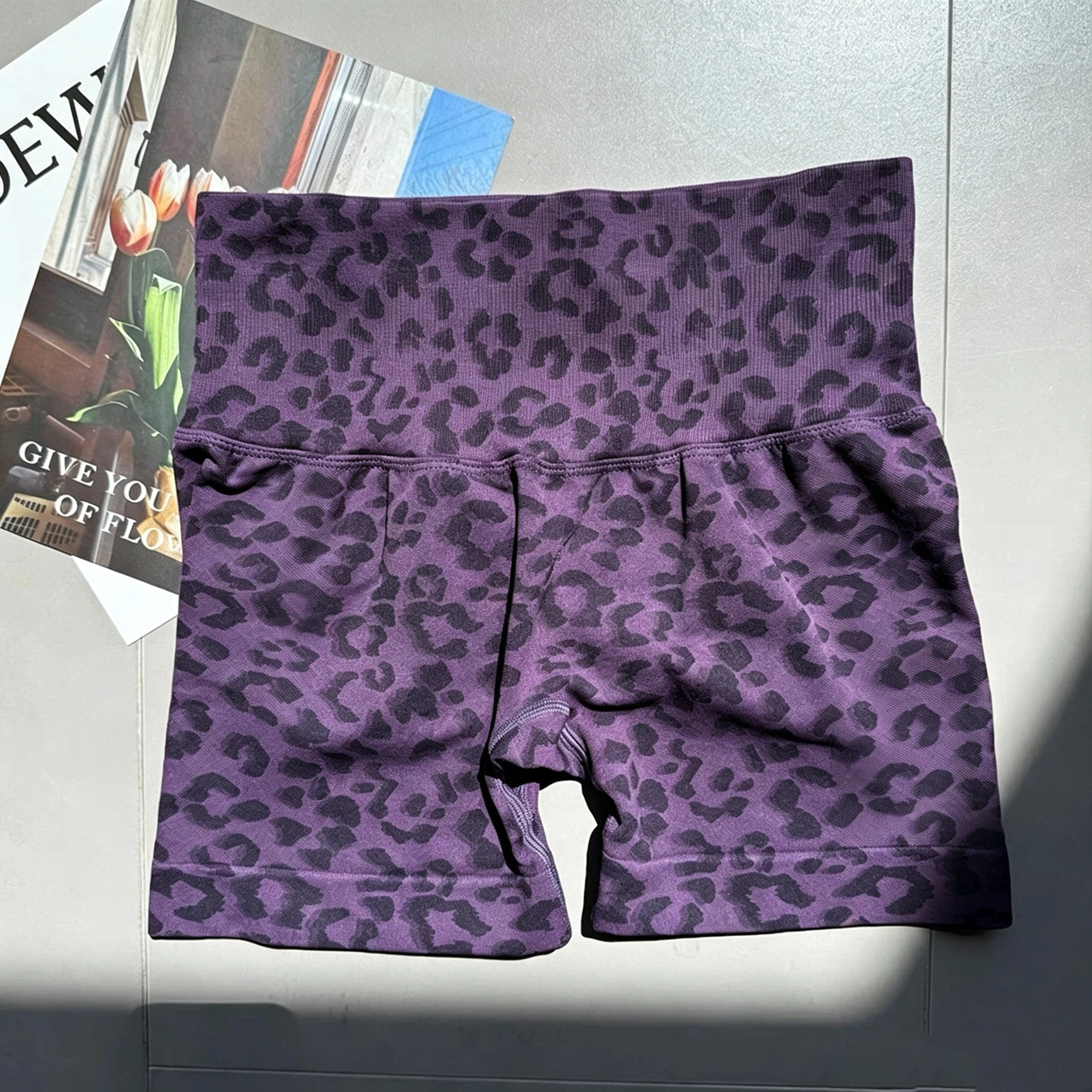 Peach Hip Lifting Sportshorts für Damen, hohe Taille und Taillenstraffung, schlankmachend, zum Laufen, schnelltrocknend, dreipunktige, enge Hose – Detail 5