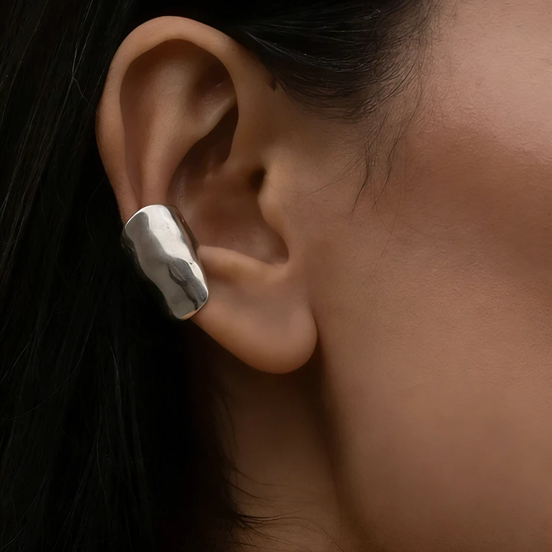 Minimalistischer Unregelmäßiger Glatter Ohrclip für Frauen Breiter C-förmiger Geometrischer Charm Ohrringe ohne Ohrloch Punk Metall Schmuck Geschenke