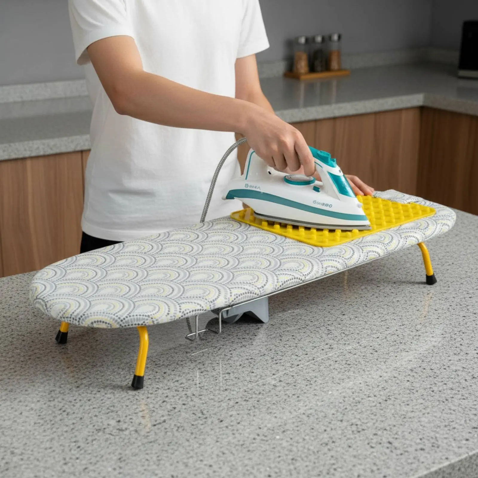 

Tabletop Ironing Board Compact Folding Ironing Board Mini Iron Pad Anti-Slip Easy to Clean for Home