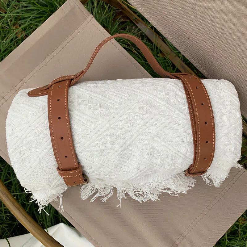 New Checkerboard Knitted Thickened Camping Blanket Picnic Mat Fashionable Tassels in Stock Leather Handles
