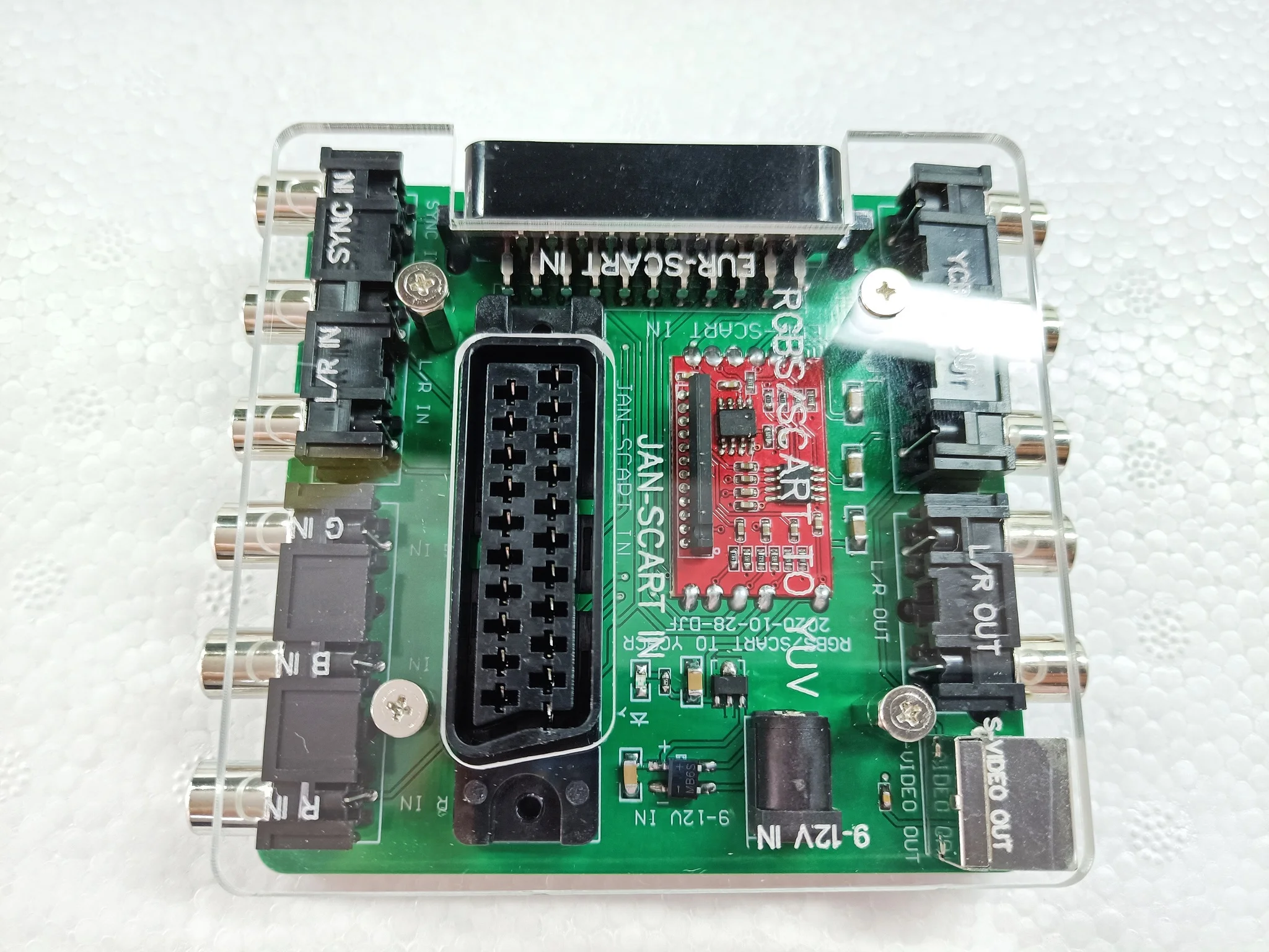 

Rgbs/Scart to Color Difference Component (Ycbcr)/S Terminal Converter