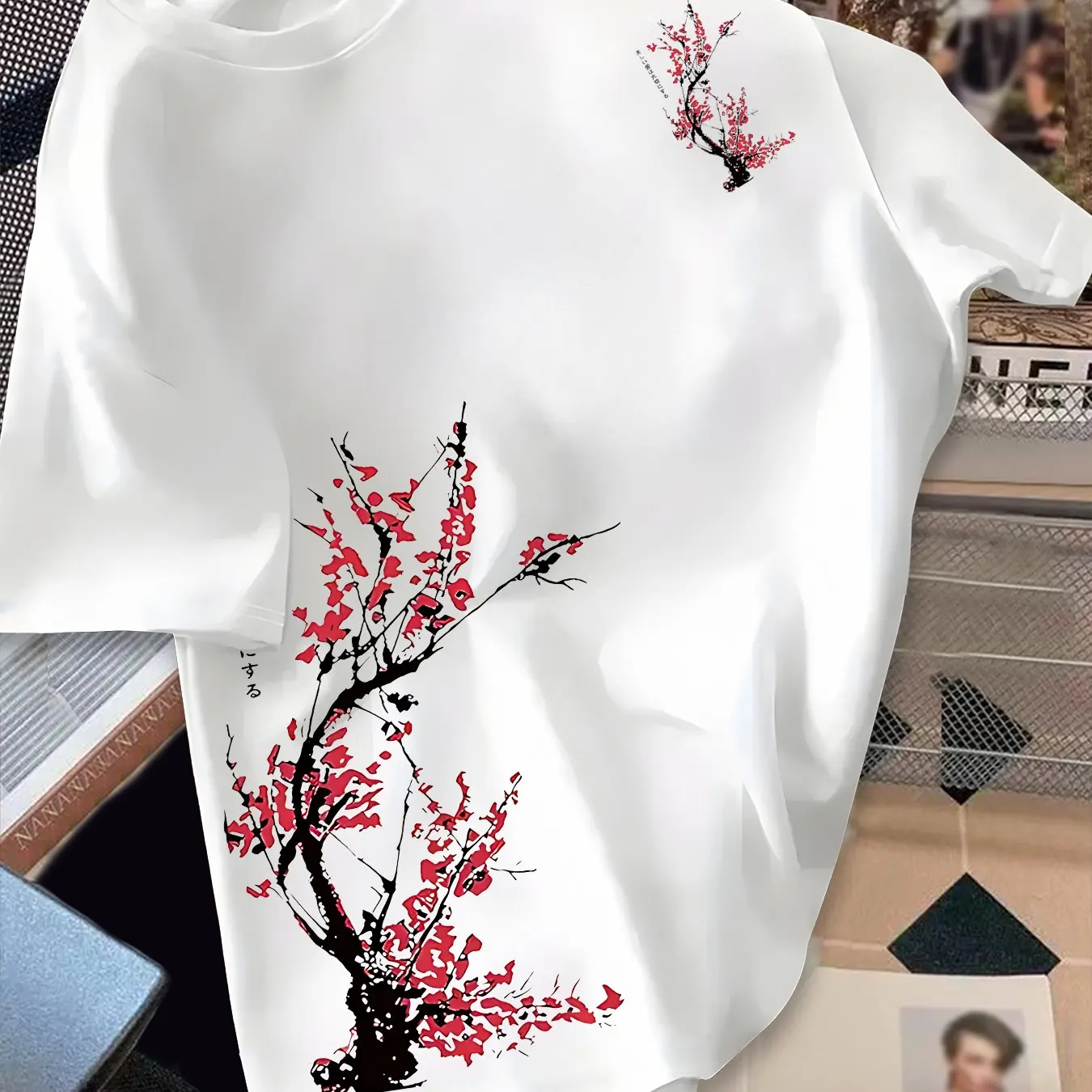 Red Plum Blossom and Japanese Text Element Printed Pure Cotton T-shirt for Men and Women Commuting Sports and Leisure T-shirt