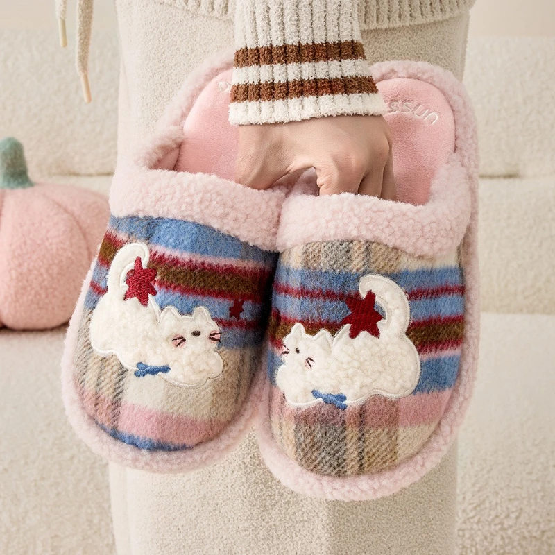 لطيف الكرتون داخلي رقيق النعال للنساء الرجال الشتاء أحذية منزلية الدافئة أفخم المضادة للانزلاق الأزواج المنزل الطابق النعال القطن